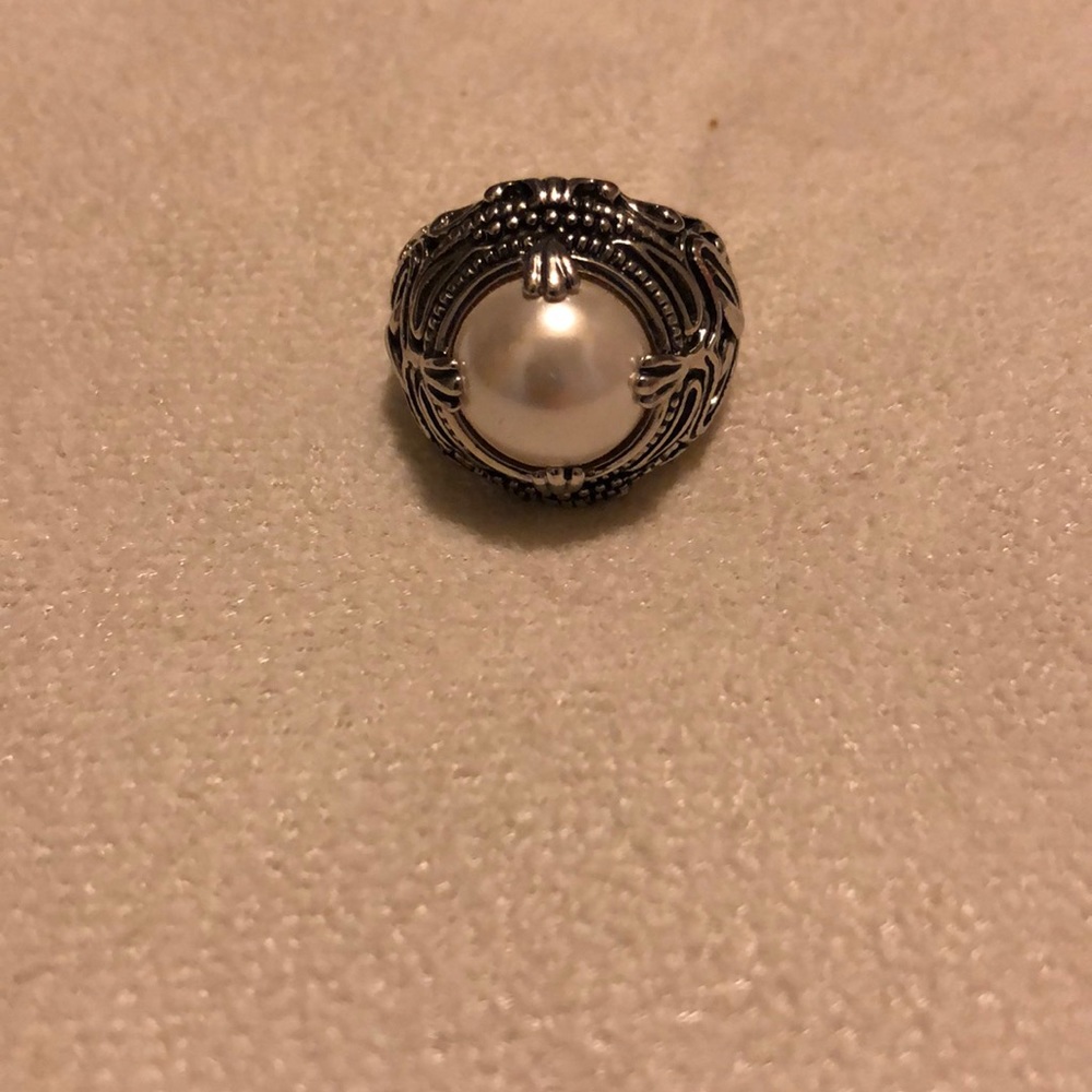 Premier Design fashion ring